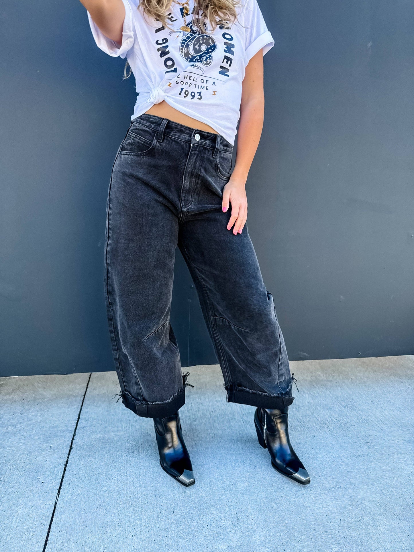 BLACK BARREL JEANS